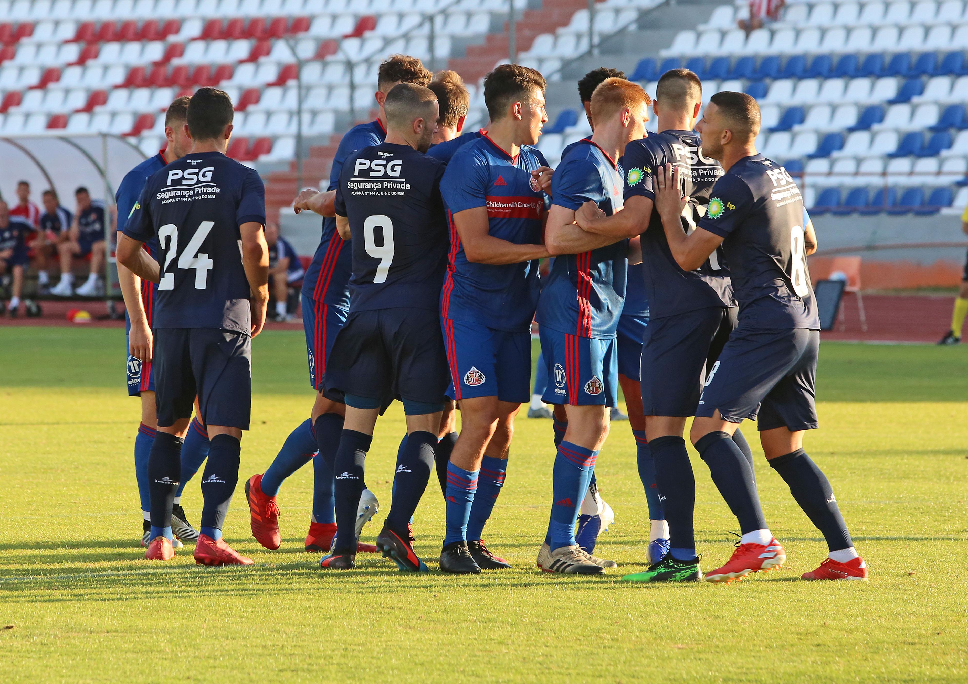 Who shone and struggled for Sunderland against Belenenses