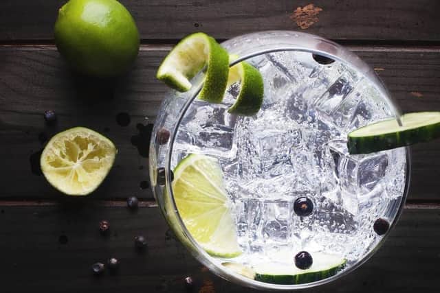 Drinking gin and tonic could help reduce hay fever symptoms