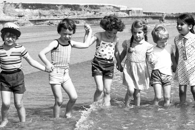 A cooling plodge in the sea in 1976.