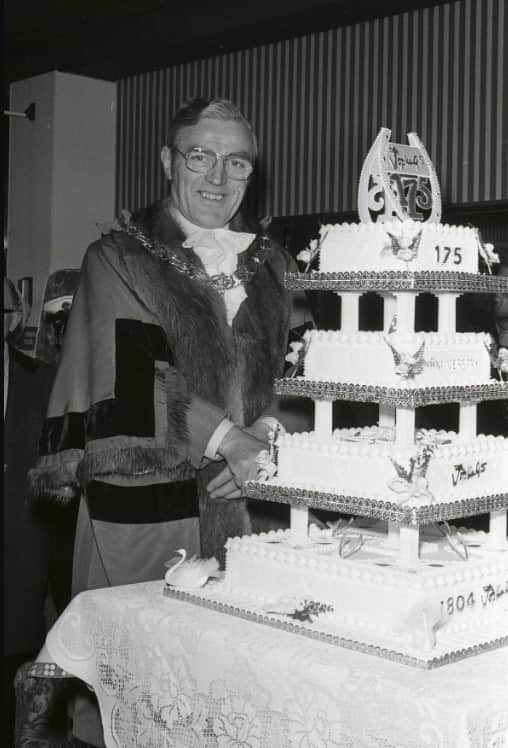 Mayor of Sunderland, Coun Arthur Lumley, with the cake.