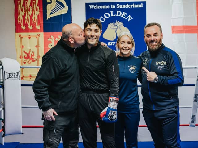 Sunderland boxer Josh Kelly, and his promoter Wasserman Boxing, have come together to donate funds to Sunderland Golden Gloves amateur boxing club.
