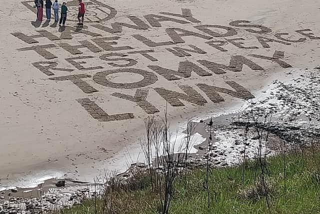 The sand tribute to Tom Lynn at Roker. Image courtesy of Mike Hillam.