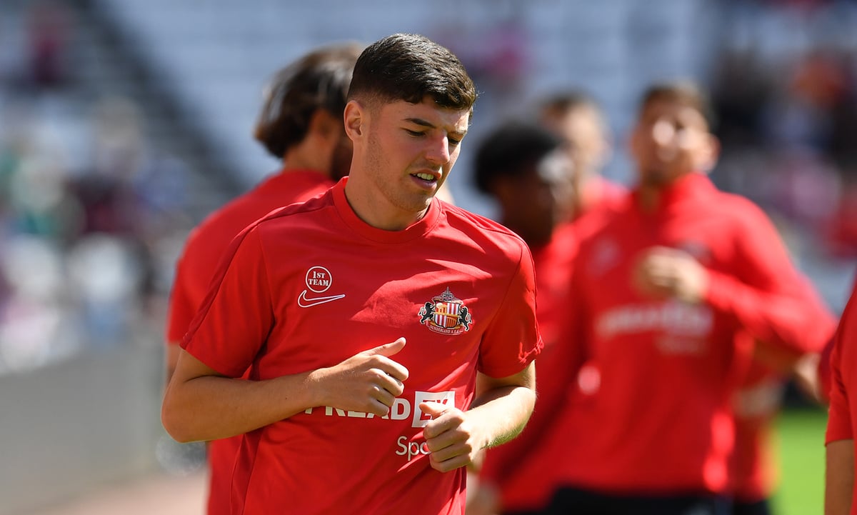 Sunderland continue contract talks as young winger explains aims for rest of the season