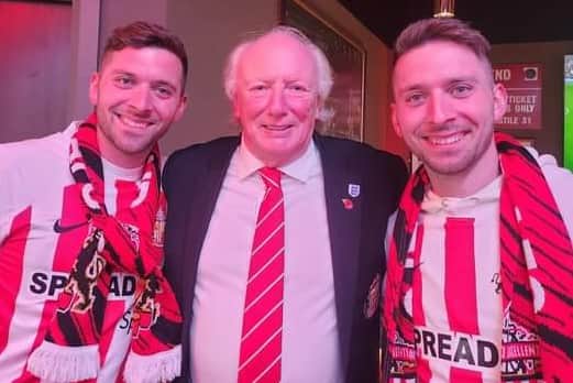 SAFC legend Micky Horswill takes time out for a photo with the brothers.