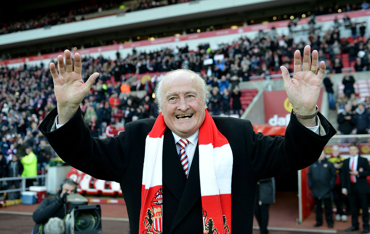 Sunderland boss pays moving tribute to club legend Charlie Hurley as tributes pour in from across football