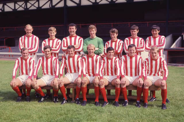 Charlie Hurley and Jimmy Montgomery (back row, third and fourth left) with the 1969 SAFC squad