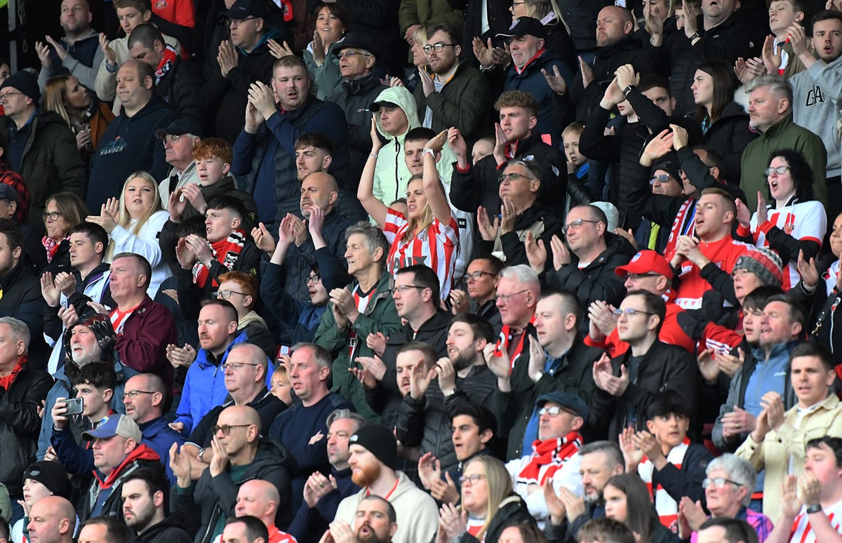 110 brilliant photos of loyal Sunderland fans at Watford as away end pays tribute to Charlie Hurley - gallery