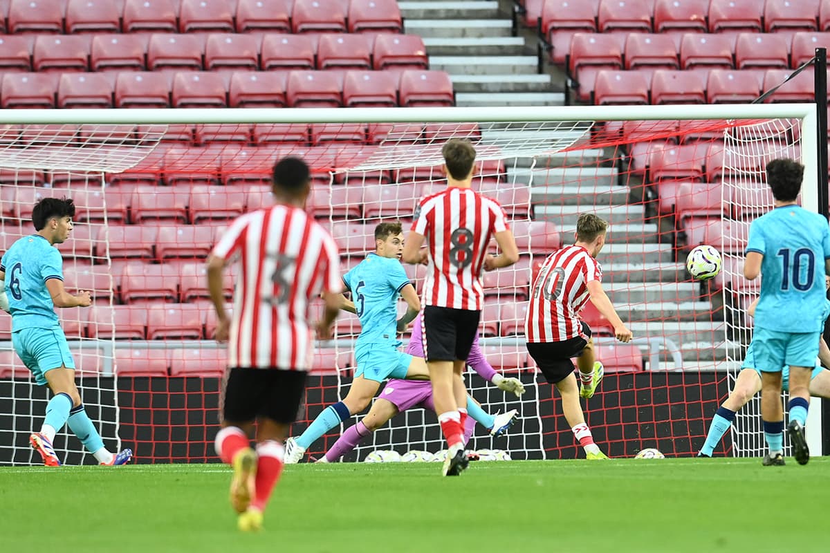 Safc Exclusive: Sunderland midfielder closing in on new contract with option ...