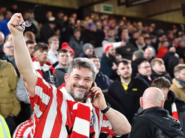 Sunderland fans in action as Régis Le Bris' side lost 1-0 to Sheffield United at Bramall Lane in the Championship.