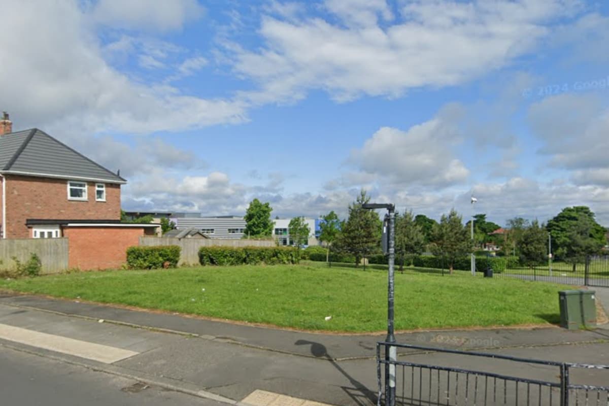 Pennywell: Plans lodged for 20-metre 5G mobile phone mast near shopping ...