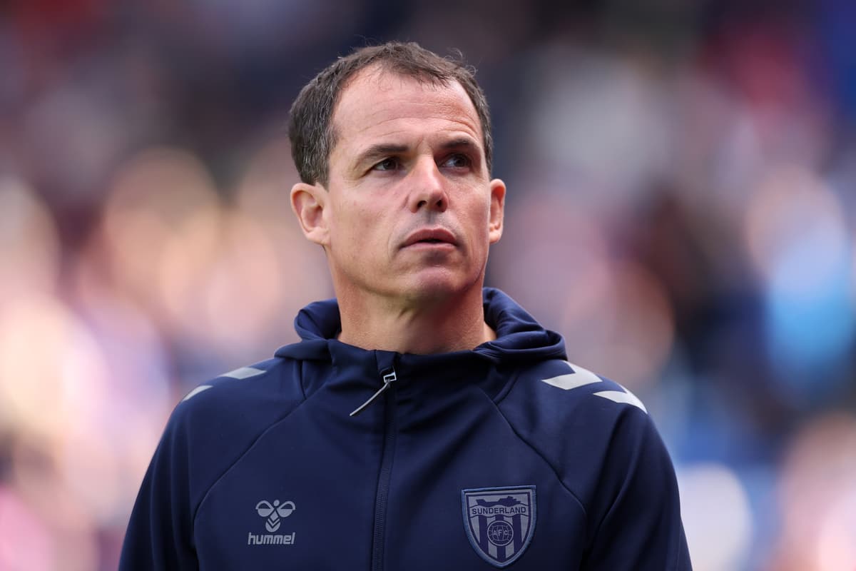 The options Régis Le Bris has to replace Reinildo and the player will ...