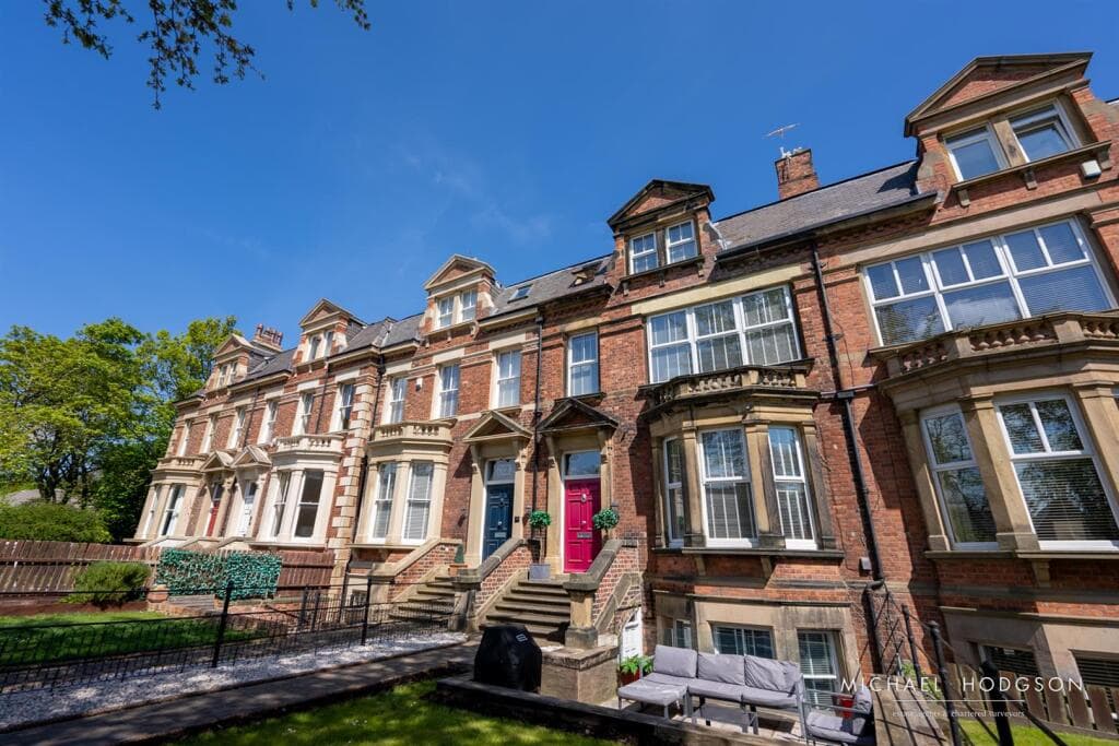 Lassen Sie sich von diesem atemberaubenden 4-Zimmer-Haus in Sunderland ...