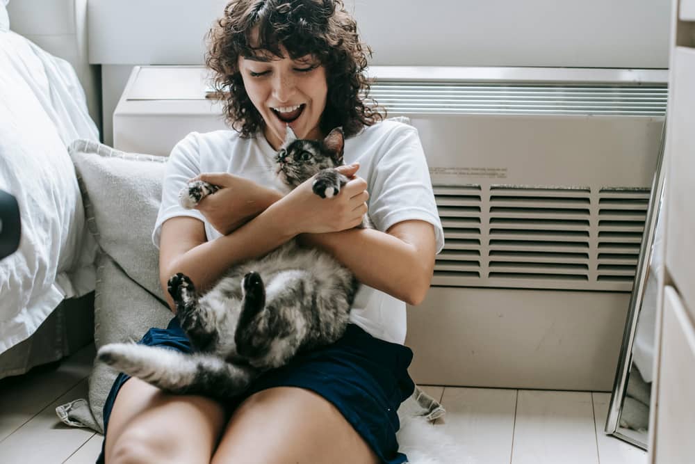 This simple tweak can make rooms feel warmer almost instantly (Photo: Pexels)