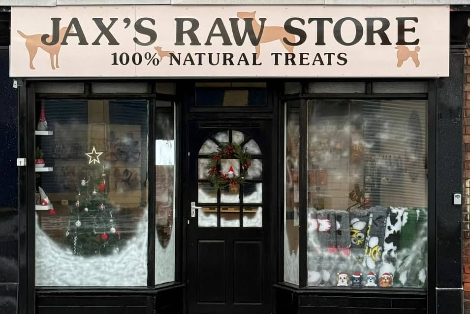 It's much more healthy for dogs - Dog lover opens new raw meat dog food ...