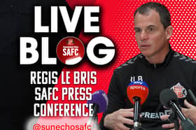 Sunderland boss Régis Le Bris holds his pre-match press conference.