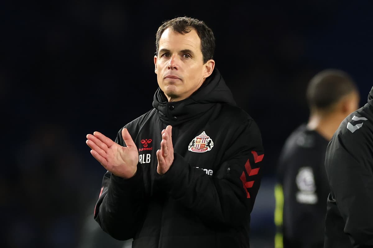Sunderland boss reacts to Nilson Angulo swoop and issues Lutsharel ...