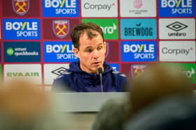 Sunderland head coach Regis Le Bris.