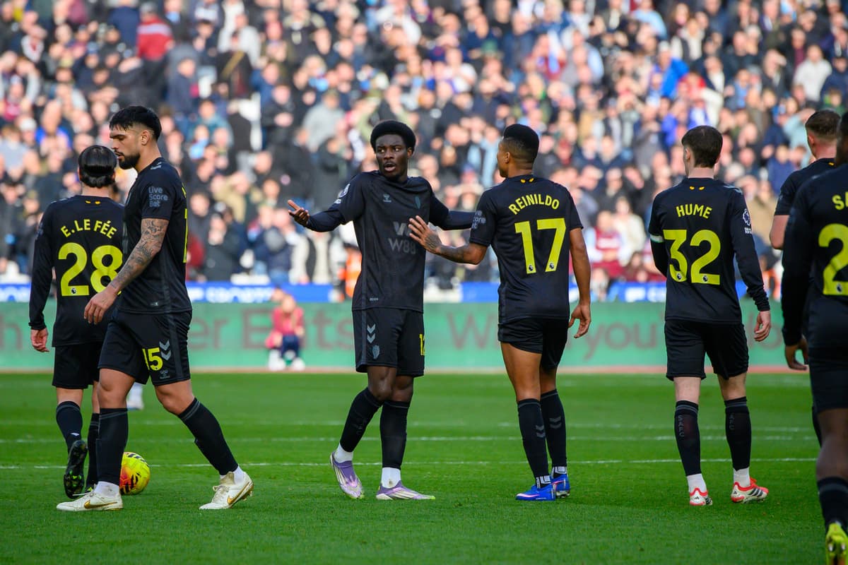Régis Le Bris reveals his message to Sunderland players after West Ham ...