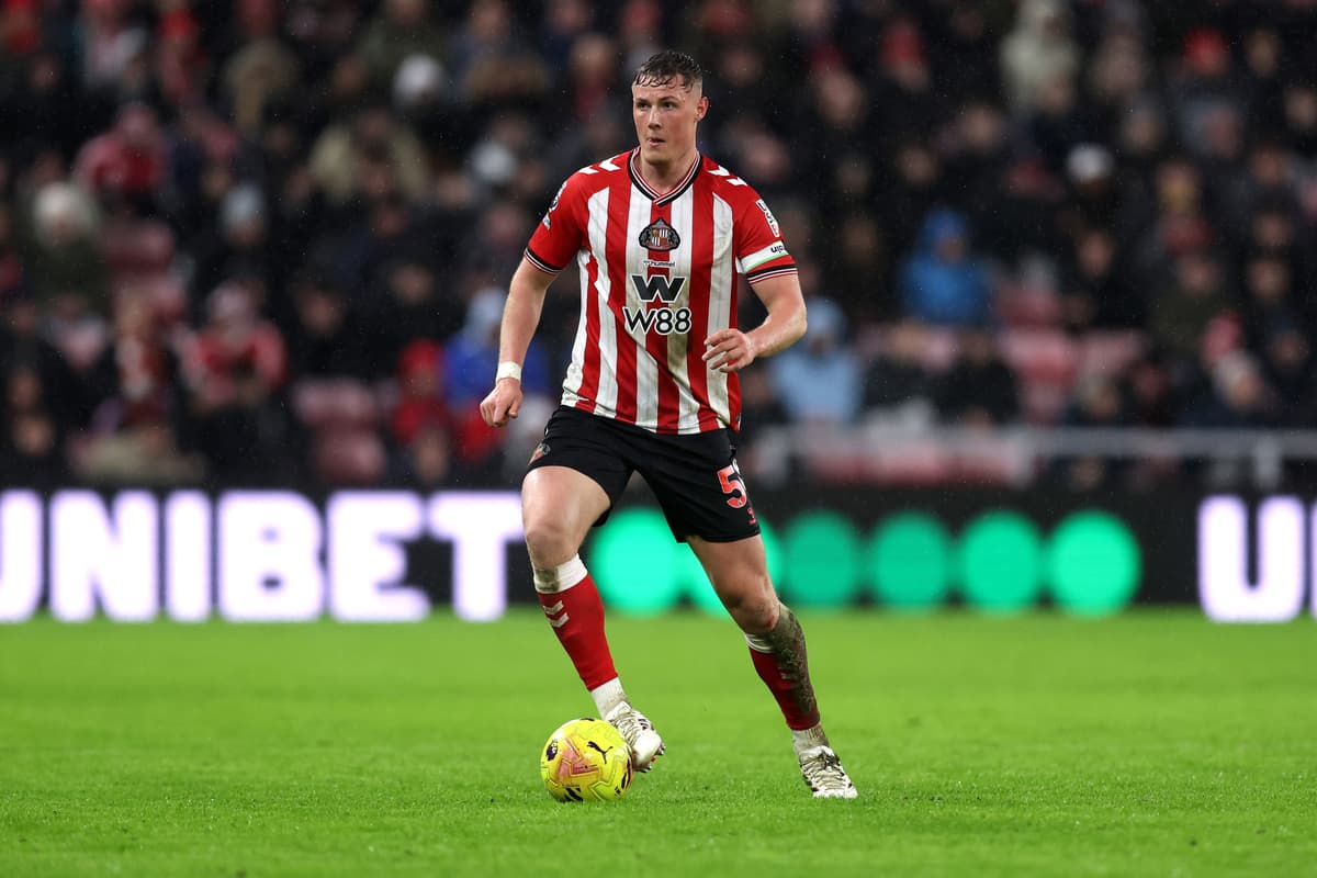 Régis Le Bris issues Dan Ballard and Sunderland injury update after York ...