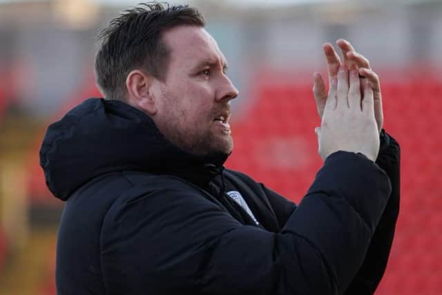 Gateshead manager Rob Elliot (photo Emilio Kirtley)