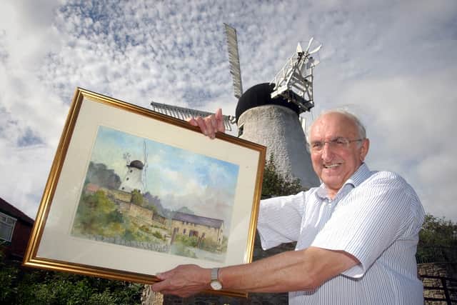 Artist Ron Davidson photographed by the Echo in 2015