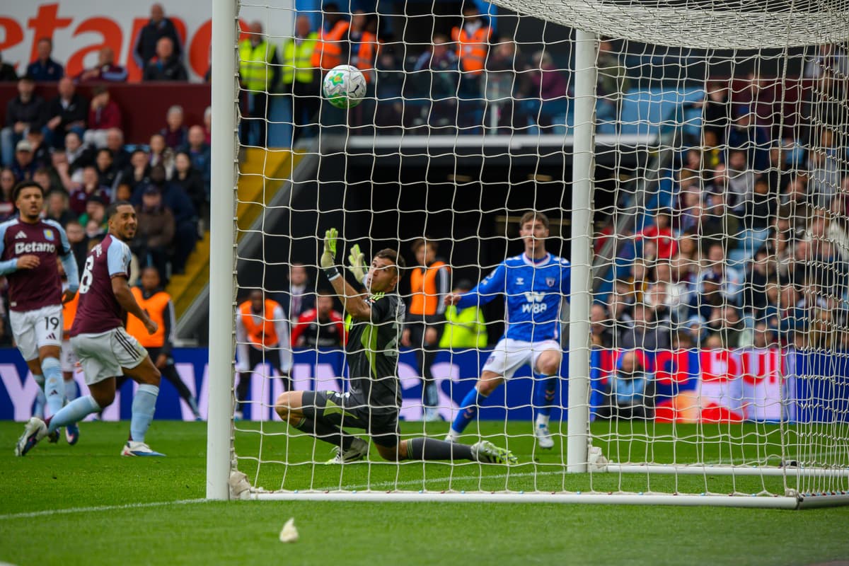 Régis Le Bris's Sunderland XI and bench to face Chelsea predicted after ...