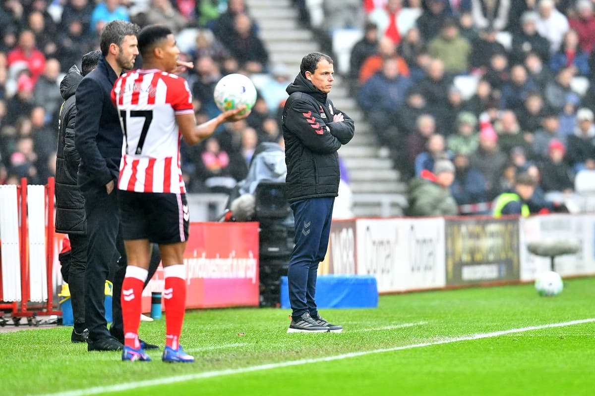 Régis Le Bris explains Lutsharel Geertruida call and reacts to Sunderland ...