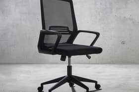 The Novigami Meza combines a breathable mesh back with adjustable height and a flexible reclining mechanism