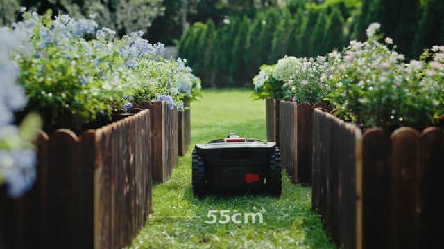 The Mix 2000 passes through gaps as narrow as 55 cm