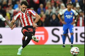 Enzo Le Fee scores for Sunderland. 