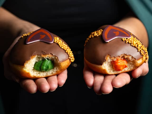 Each donut either has a Traitor or Faithful centre