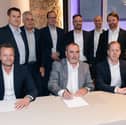 The representatives of ZEISS Microoptics and Ceres Holographics signed the acquisition agreement