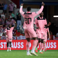 Noah Sadiki issues strong Sunderland squad message after Torreense challenge