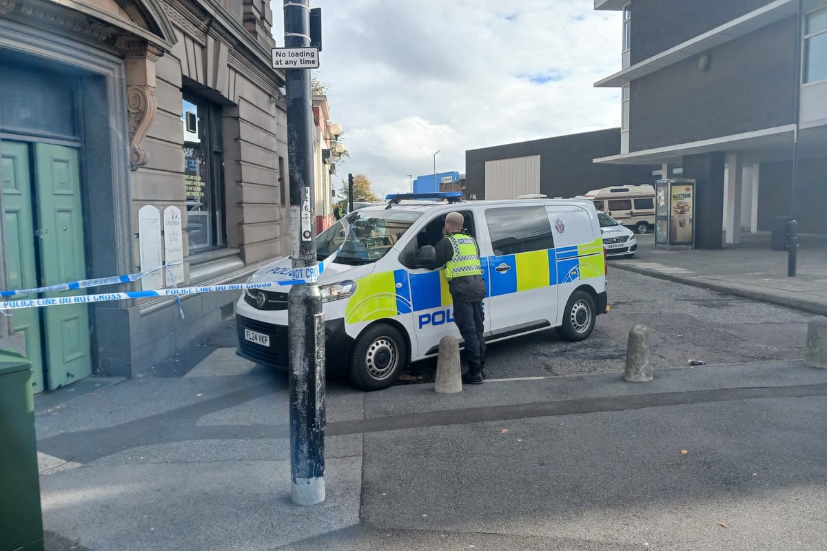 Police cordon in place around pubs in Sunderland city centre
