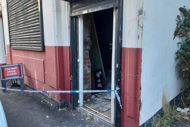 Police officers were also accessing the now closed Terminus pub.