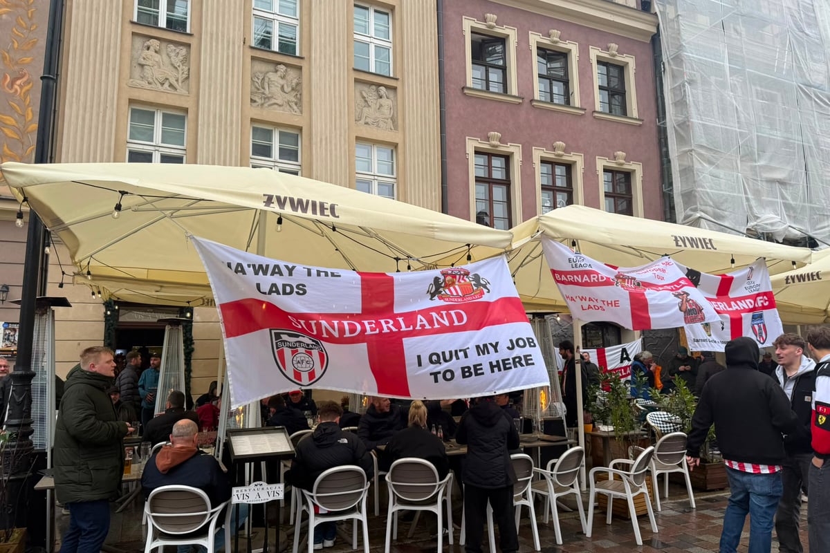'Quit my job to be here' - Sunderland fan photos as supporters soak up pre-match atmosphere in wet Poznan - gallery