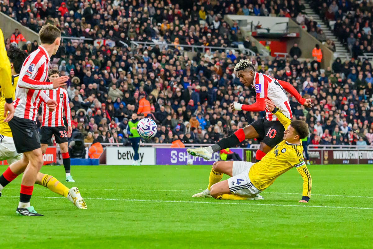 I just watched Sunderland's draw with Leeds United and this is what I made of their performance