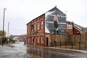 A new mural paying tribute to Eddie Burbanks has been completed.