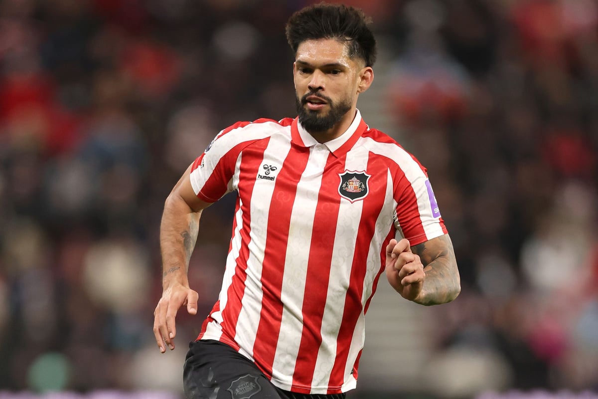 Sunderland injury scares for Omar Alderete and Jocelin Ta Bi as Callum Wilson gets hostile reception