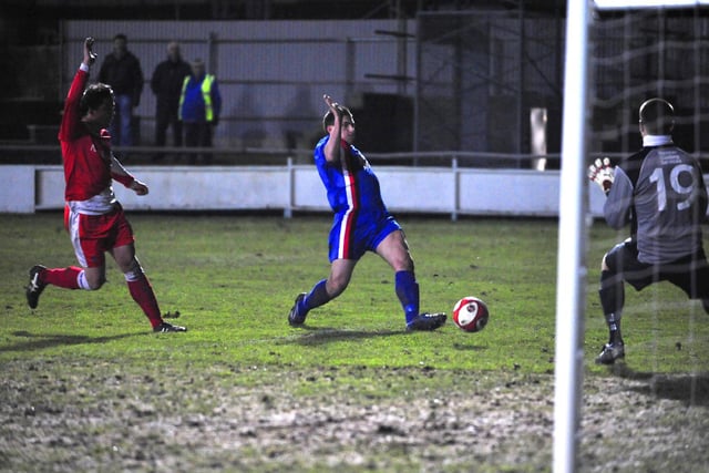 PHOTO FOCUS: Whitby Town v Scarborough Athletic / January 2010