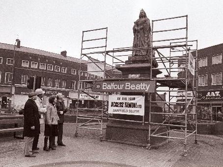 Do you remember the statue of Queen Victoria being returned to the Bullring in 1985?