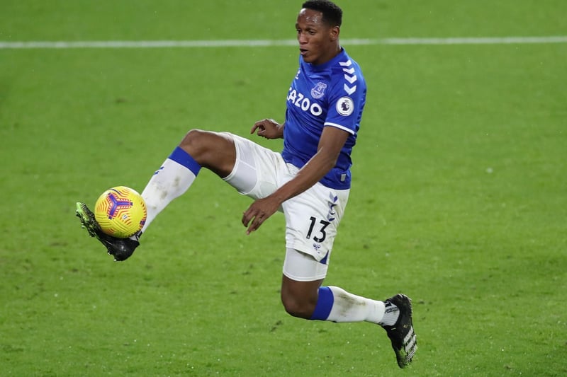 Everton and Colombia centre-back Yerry Mina, 26, wants to move to Serie A this summer, with Inter Milan and Fiorentina both keen. (Sun)