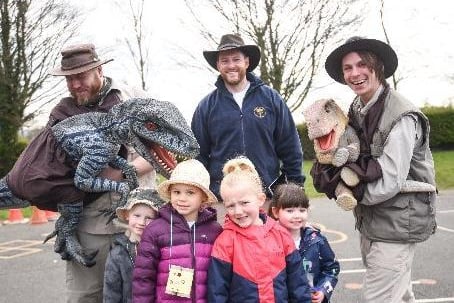 Arlo, Erin, Ivy and Isabella with headteacher Andrew Scholz and Ranger Nat and Ranger Gil, photo: Daniel Martino.