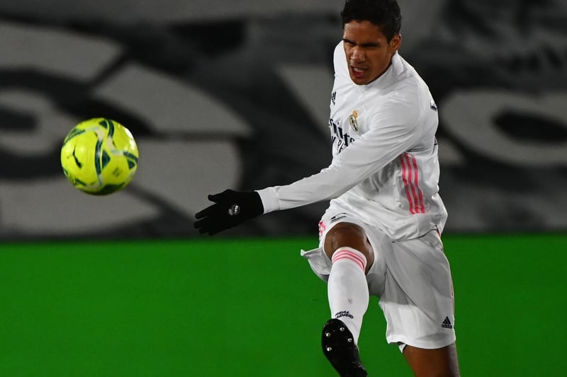 Chelsea and Manchester United will battle it out to try and sign Real Madrid's France international centre-back Raphael Varane. (Bild). Photo by GABRIEL BOUYS/AFP via Getty Images.