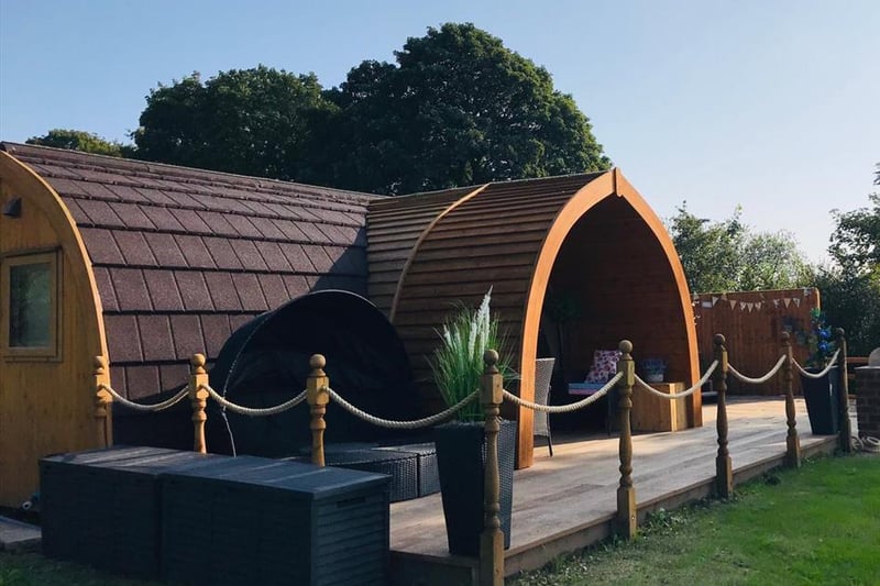Surrounded by countryside, Hedgerow offers luxurious accommodation ideal for a romantic break whatever the time of year.
The three available pods, which provide ample opportunities to roam the countryside, are Daisy, Buttercup and Dandelion.