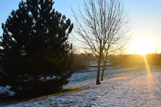 Beautiful snowy morning in Brooklands Milton Keynes. By Deanwestphotography