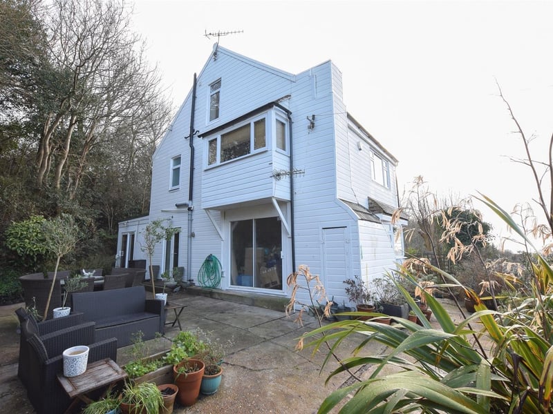 This four bedroom detached family home is set elevated above the neighbouring area featuring stunning panoramic view. Price: £500,000.