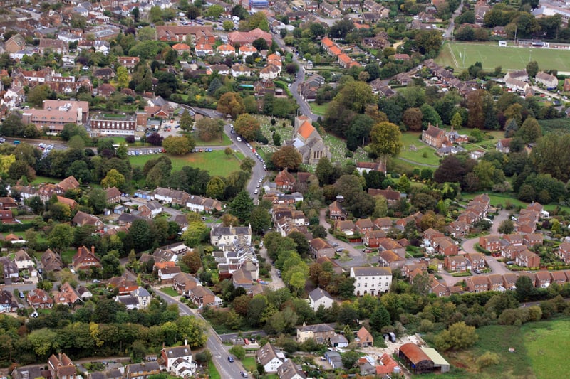 HOR 081011 Aerial photo. Steyning looking west with St Andrews church in the centre. photo by derek martin ENGSNL00120111010105611