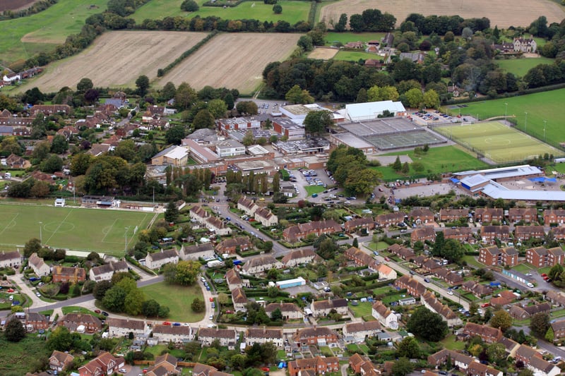 HOR 081011 Aerial photo. Steyning looking west showing the Grammar school. photo by derek martin ENGSNL00120111010105643