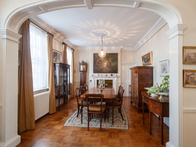 Hill Lodge, Lewes, via Zoopla